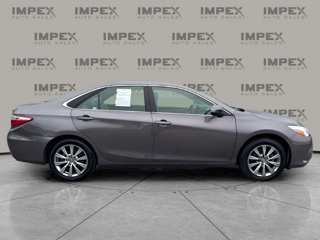 Used 2017 Gray Toyota XLE image 6