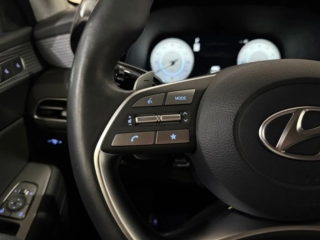 Used 2023 Graphite Hyundai Limited image 15