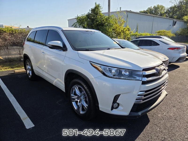 Used 2017 Blizzard Pearl TOYOTA  image 3