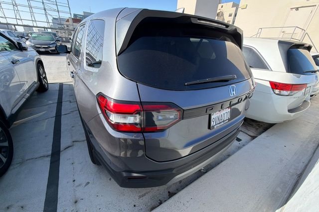 Certified Used 2025 Modern Steel Metallic Honda EX-L image 9