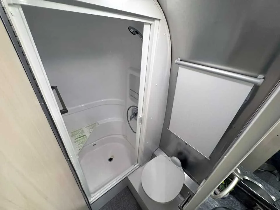 Used 2022 SILVER AIRSTREAM  image 16
