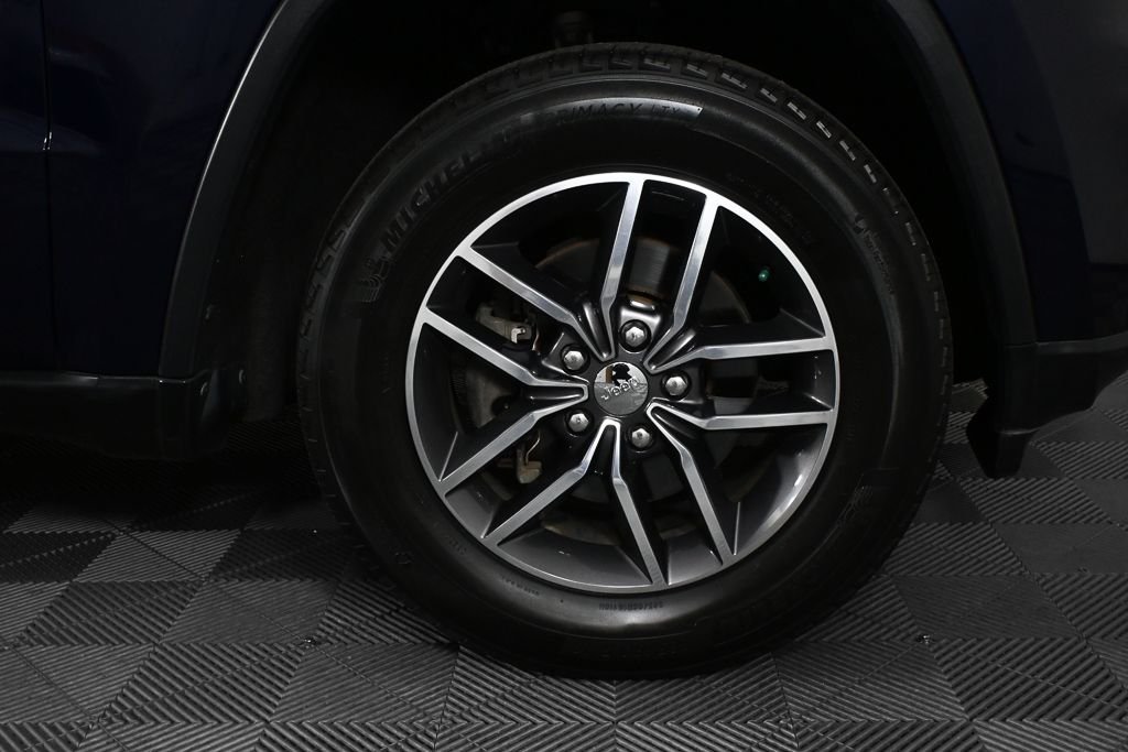 Used 2018 Blue Jeep Limited image 34
