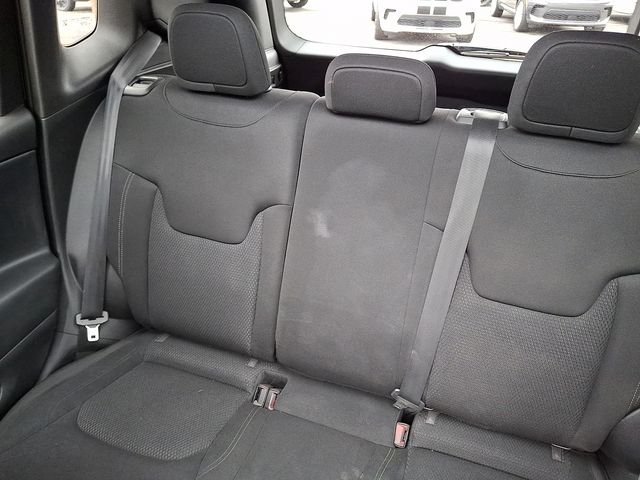 Used 2023 Black Jeep Altitude image 18