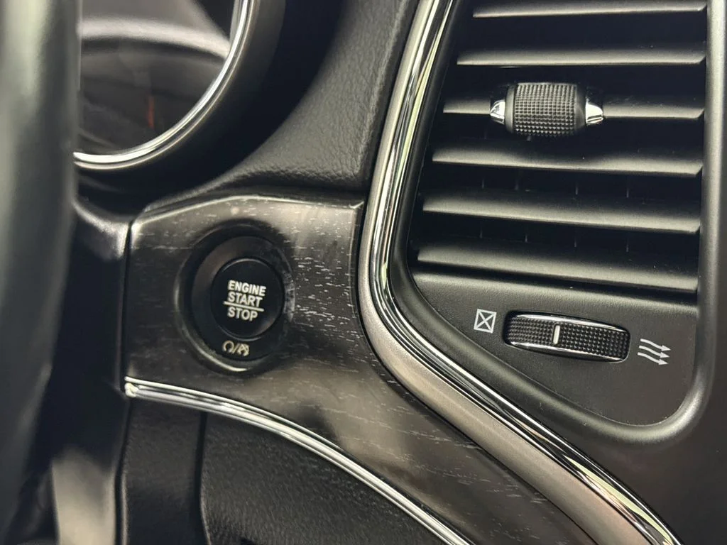 Used 2018 White Jeep Limited image 29