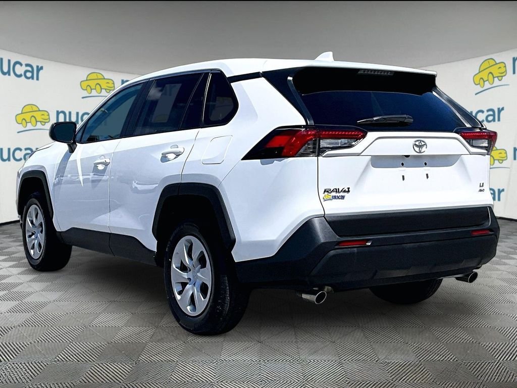 Used 2025 Ice Toyota LE image 4