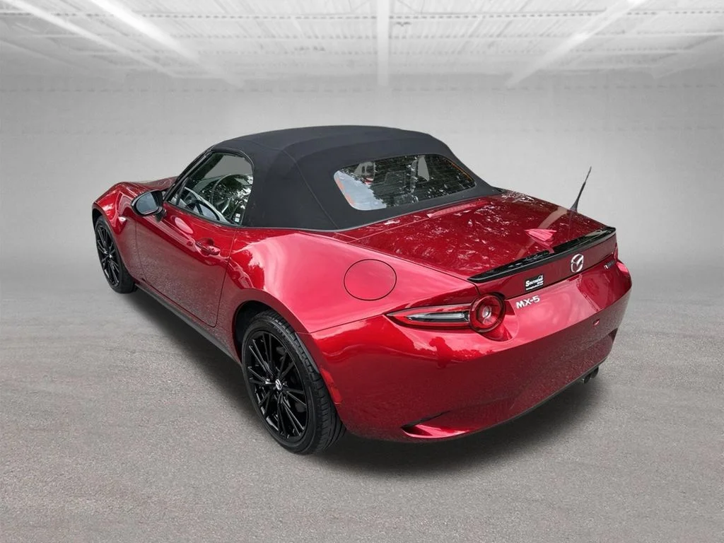 Used 2025 Red Mazda Club image 3