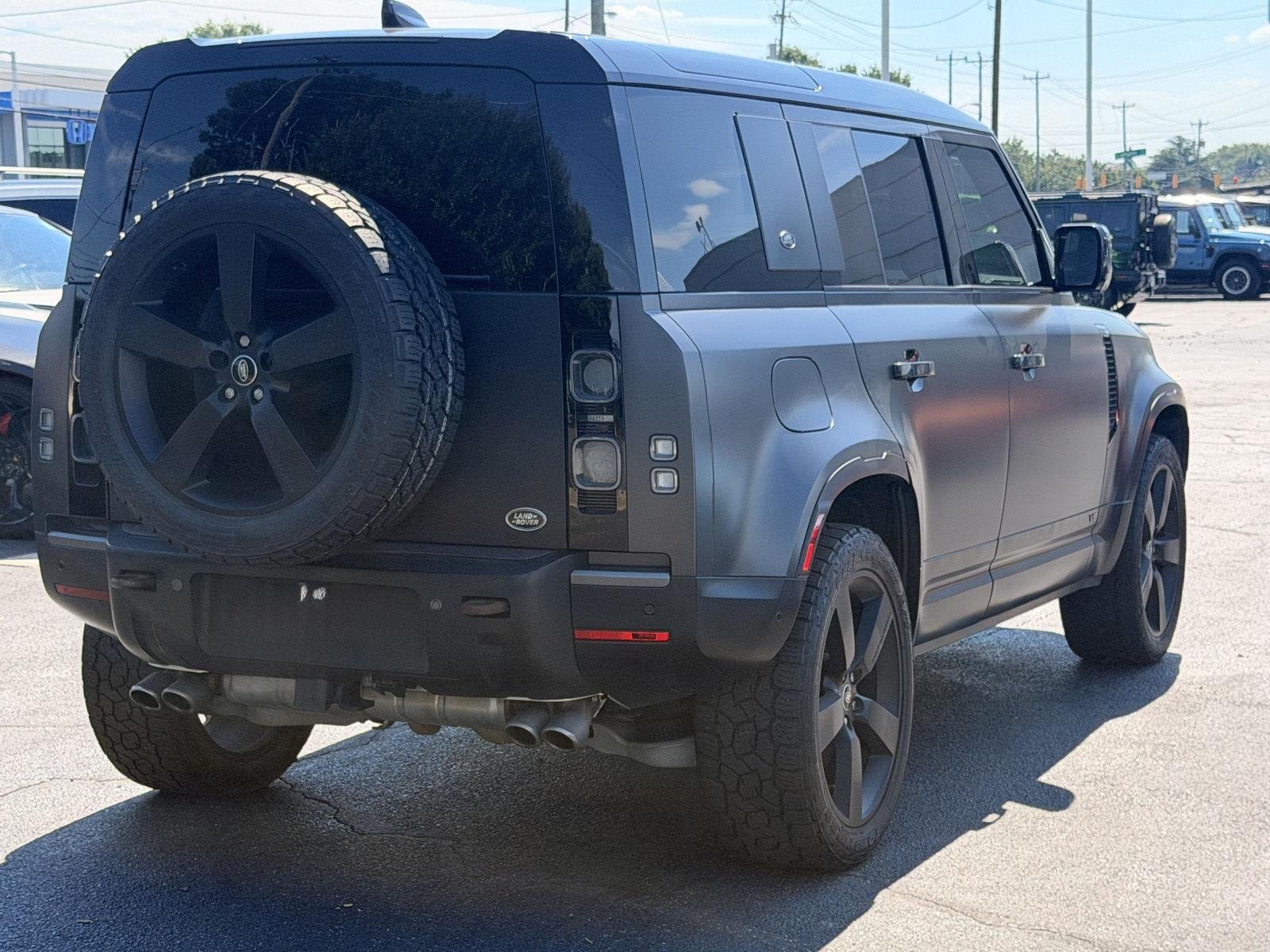 Used 2023 Carpathian Grey Premium Metallic Land Rover Carpathian Edition image 21