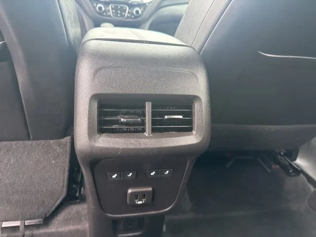 Used 2024 Summit White Chevrolet Premier image 27