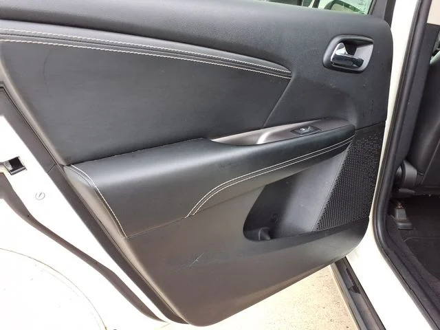 Used 2017 White Dodge Crossroad image 11
