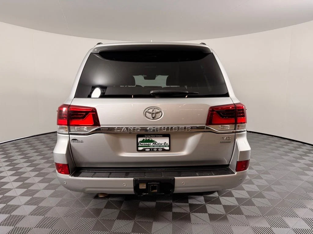 Used 2016 Silver Toyota Base image 11