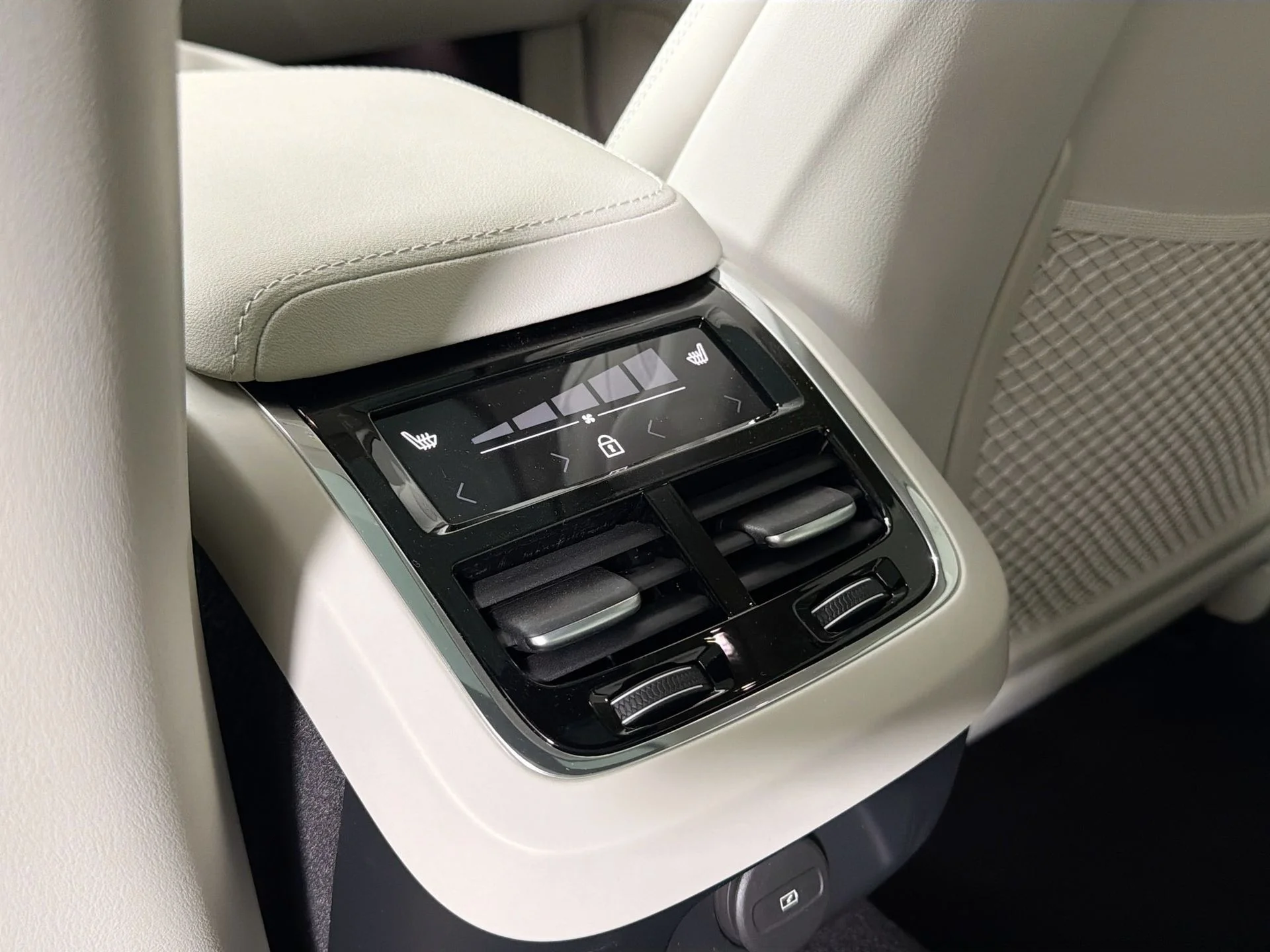 New 2026 Crystal White Volvo Ultra image 26