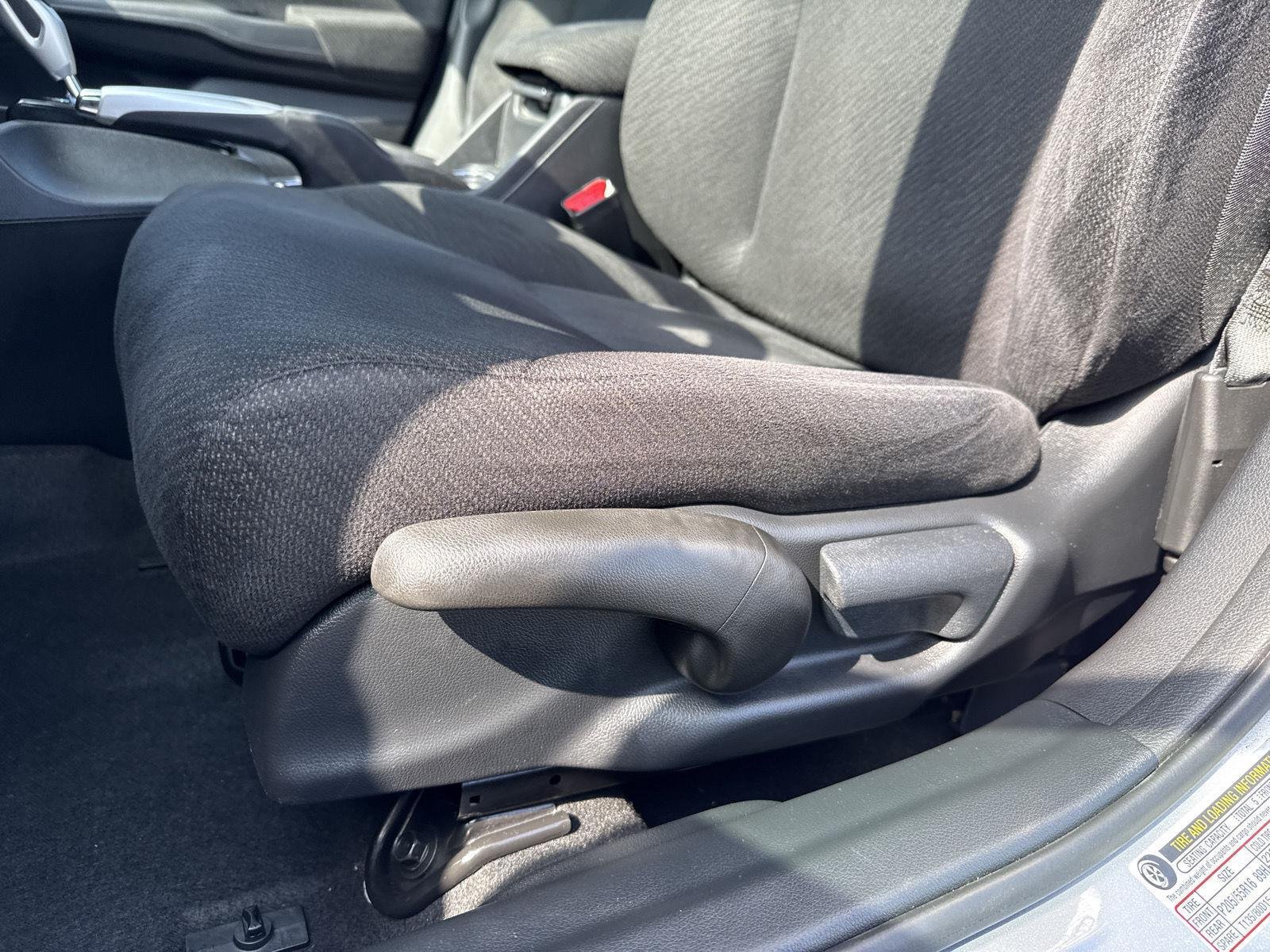 Used 2013 Alabaster Silver Metallic Honda EX image 12