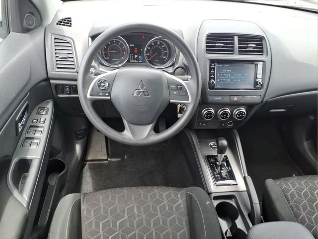 Used 2024  Mitsubishi 2.0 ES image 13
