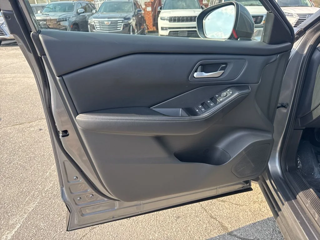 Used 2025 Gray Nissan SV image 23