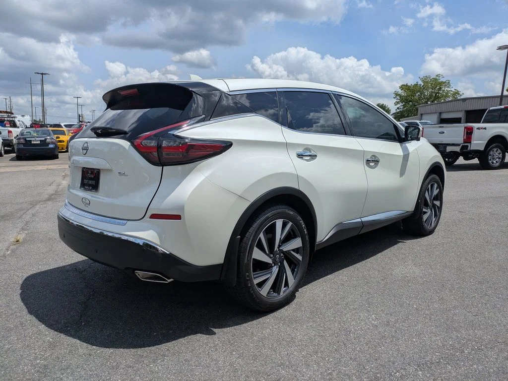 Used 2024 White Nissan SL image 4