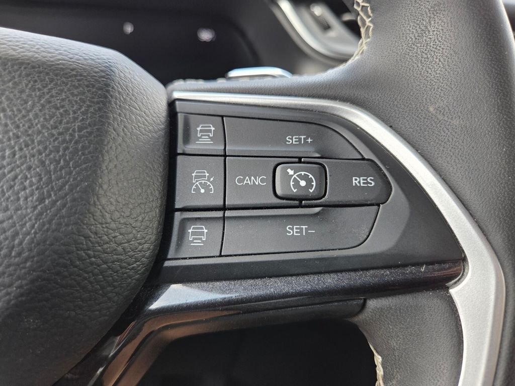 Used 2023 Black Jeep Altitude image 14