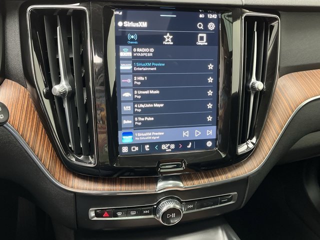 Used 2024 Silver Dawn Metallic Volvo Plus Dark Theme image 17