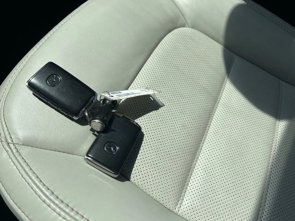Used 2020 Blue Mazda Grand Touring Reserve image 17