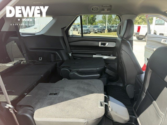 Used 2023 Red Metallic Ford XLT image 32