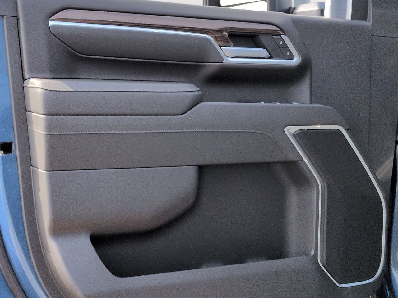 New 2026 Lakeshore Blue Metallic Chevrolet LT image 23
