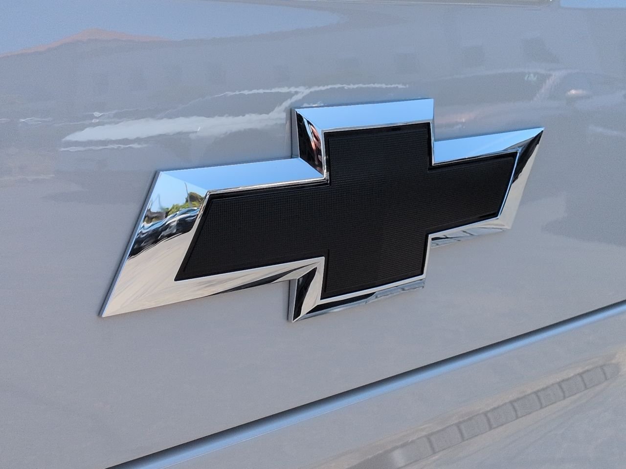 New 2026 White Sands Chevrolet RST image 32