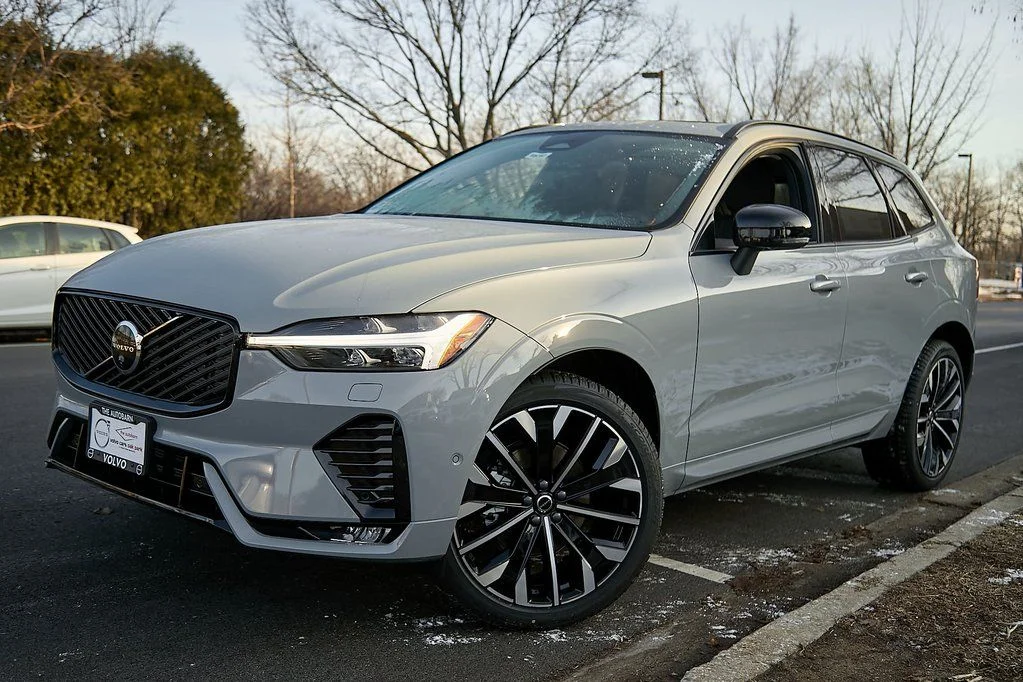 New 2026 Vapour Grey Volvo Ultra image 3