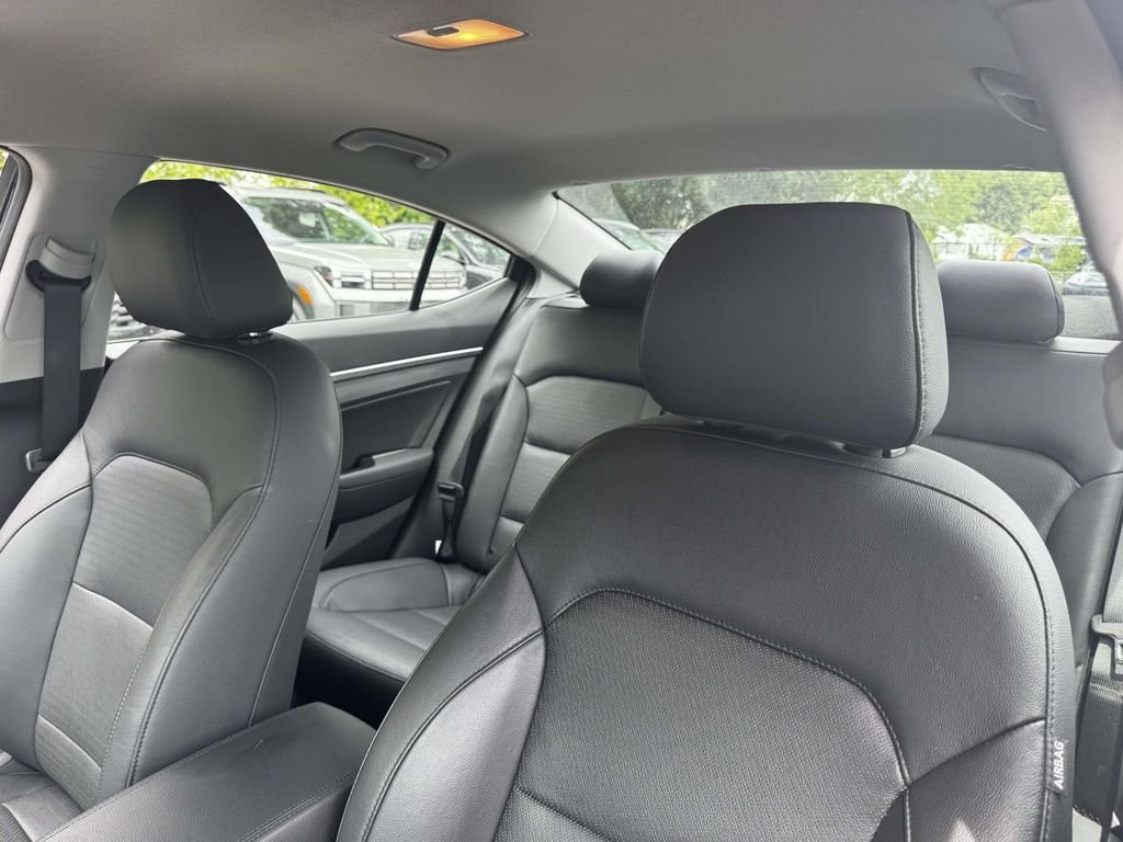 2020 Hyundai Elantra Limited - Photo 18