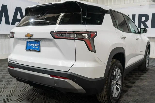 New 2027 Summit White Chevrolet LT image 5