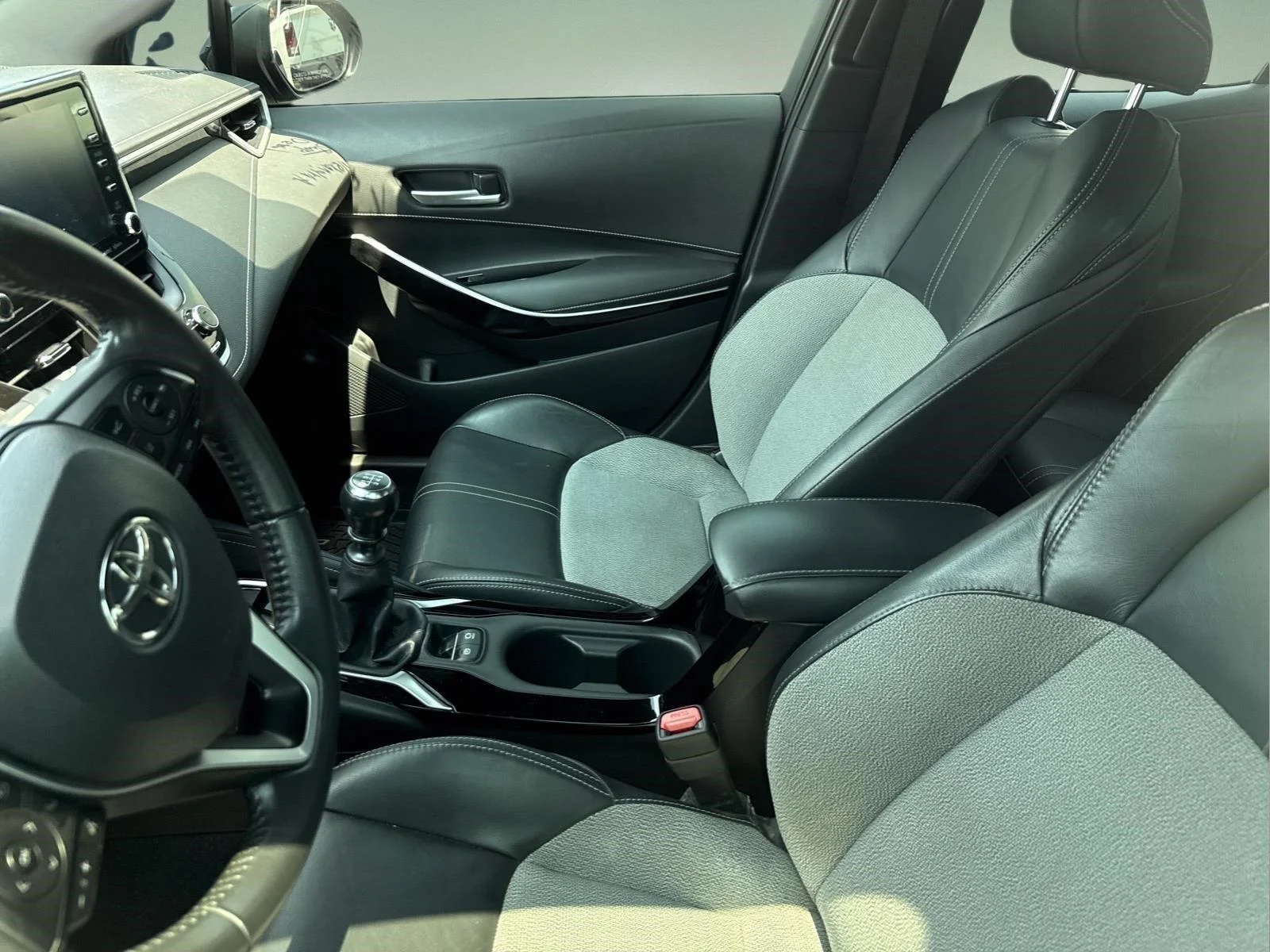 Used 2022 Galactic Aqua Mica TOYOTA XSE image 4