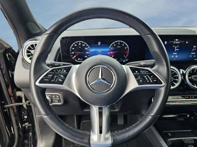 Used 2024 Black Mercedes-Benz GLB 250 image 20