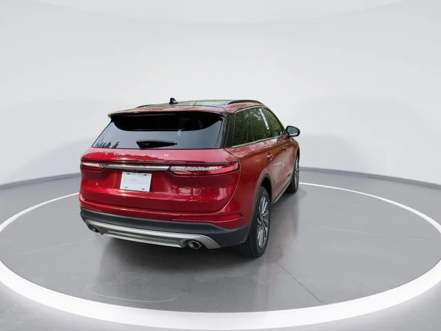 Used 2025 Red Lincoln Reserve image 7