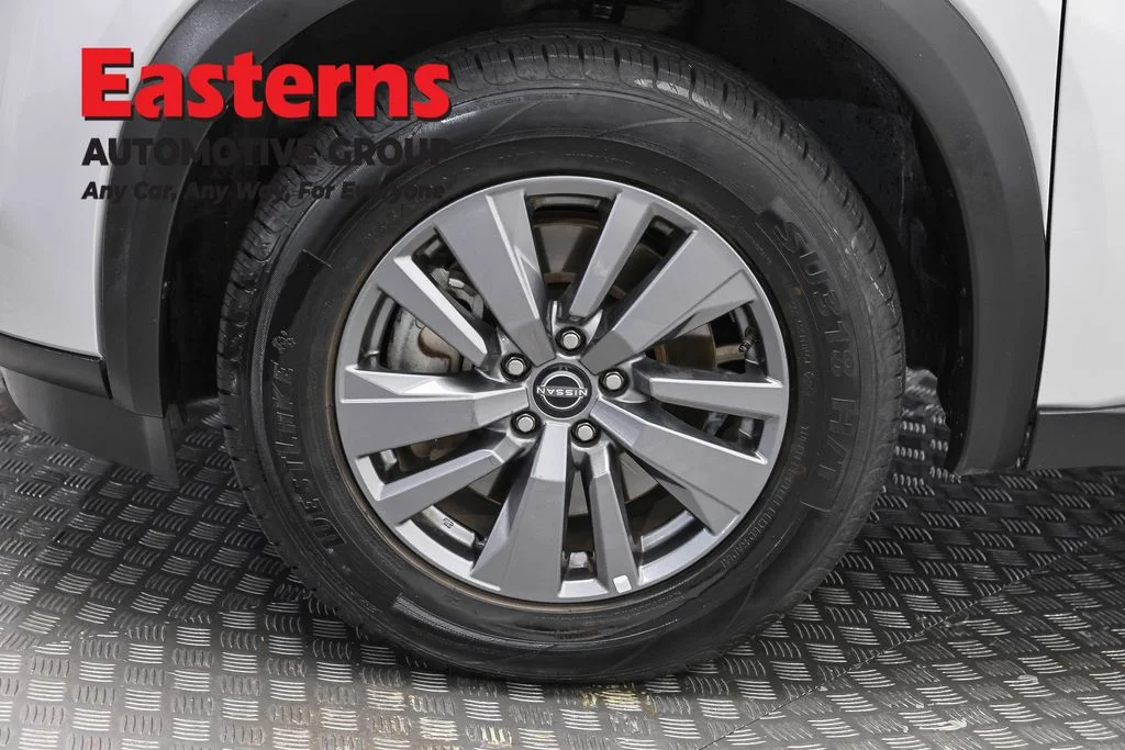 Used 2025 Silver Nissan SV image 33