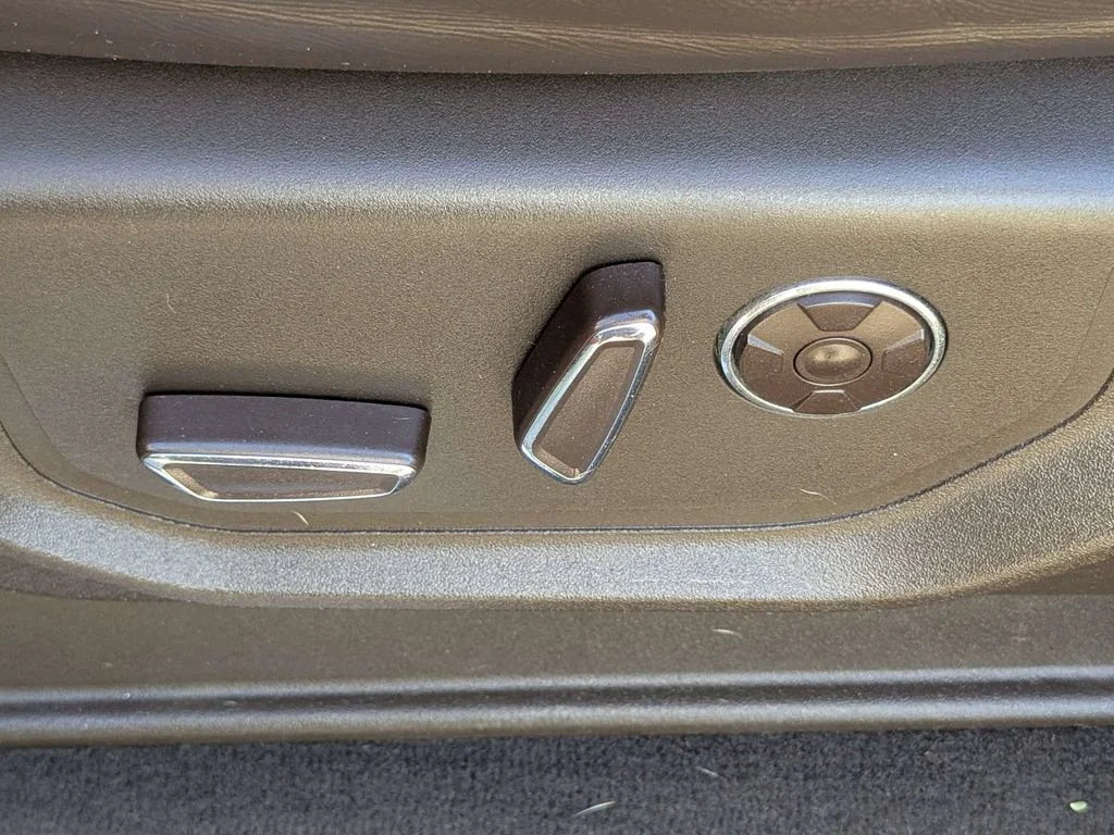 Used 2021 Red Ford King Ranch image 18