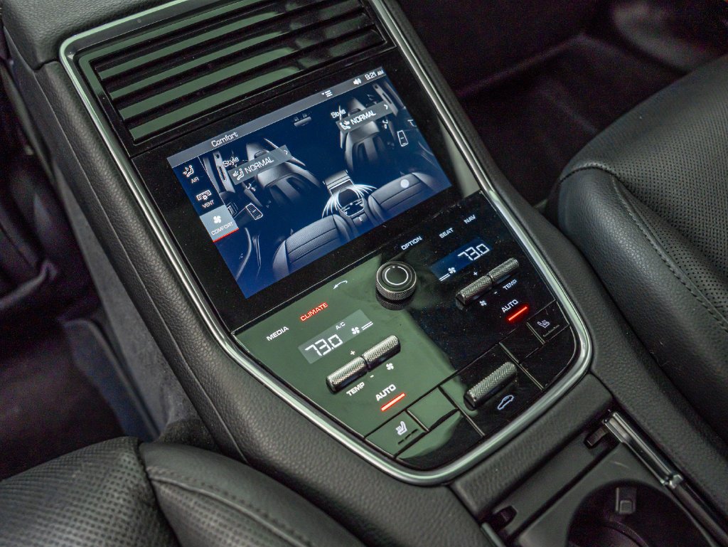Used 2018 Chalk Porsche 4S image 48