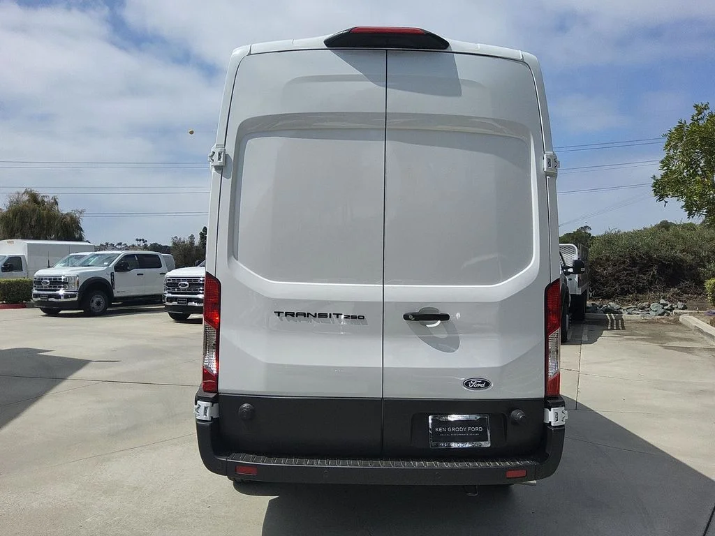 New 2026 Oxford White Ford Base image 24