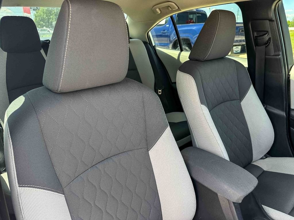 Used 2023 White Toyota LE image 21