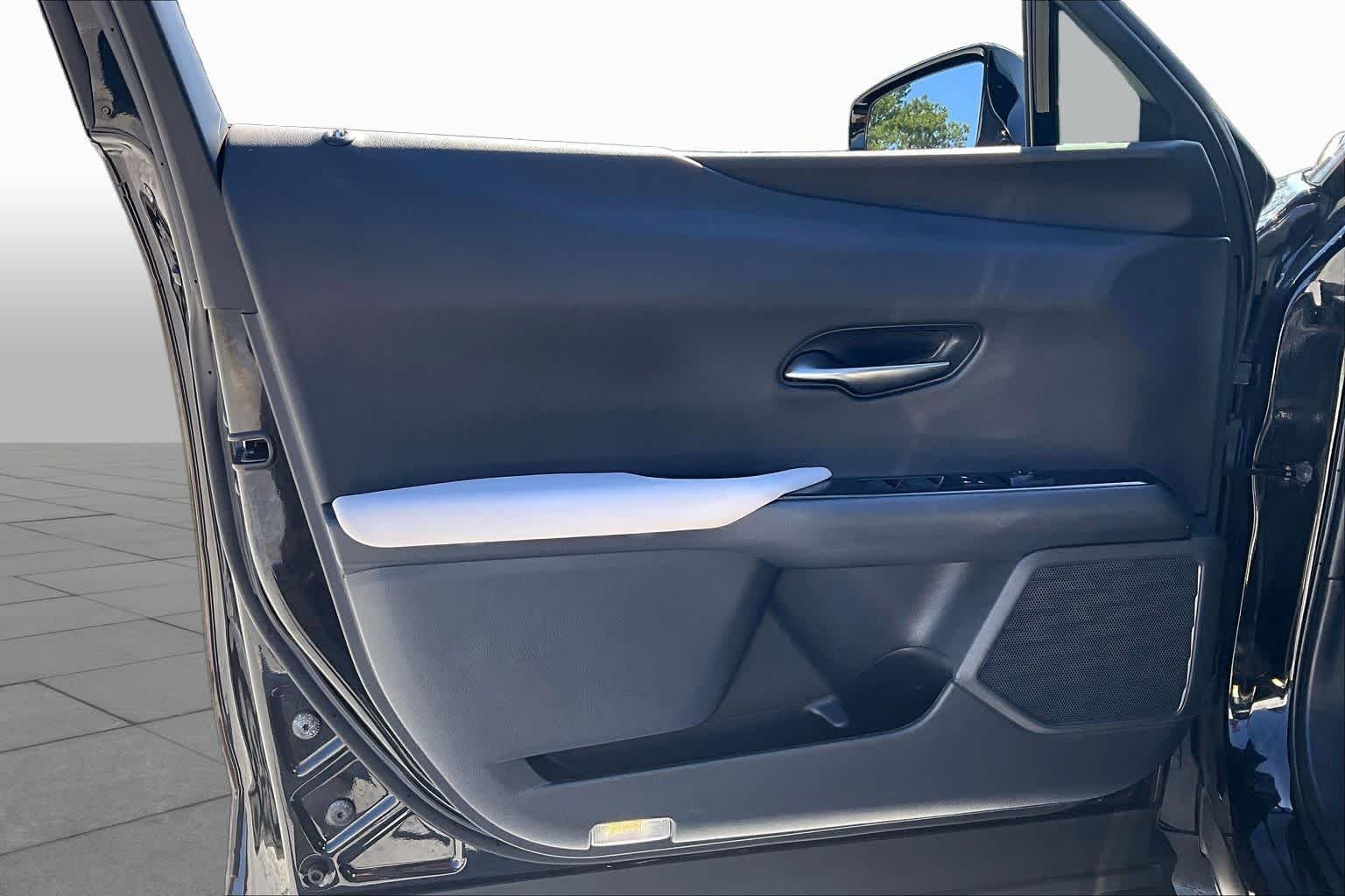 Used 2023 Obsidian Lexus Premium image 21
