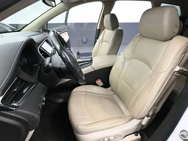 Used 2019 White Buick Essence image 22