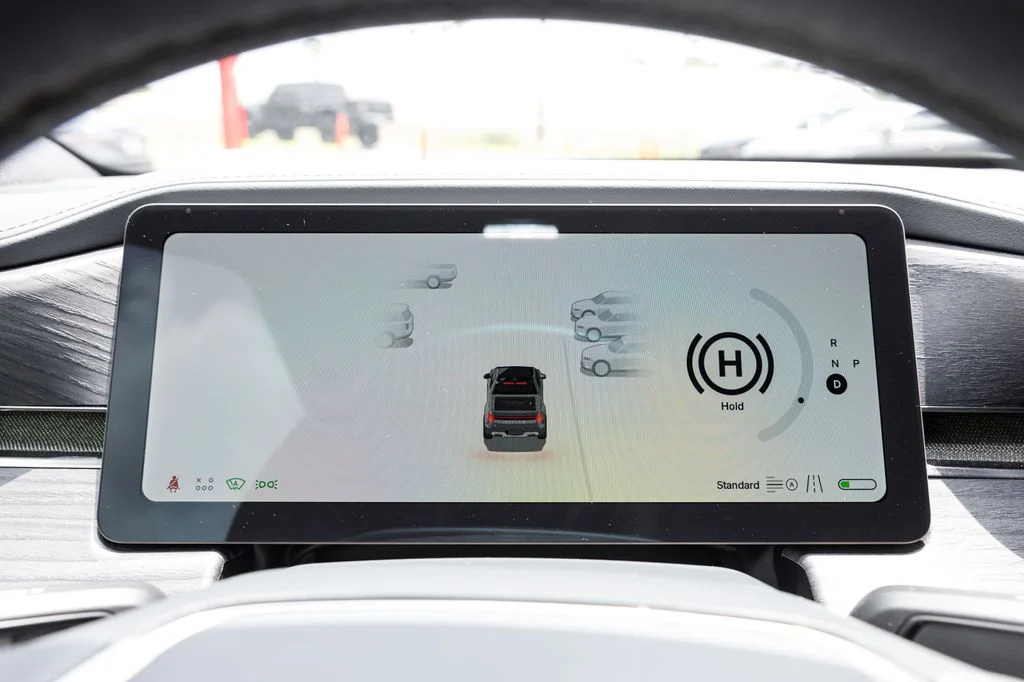 Used 2025  Rivian Adventure Dual Motor Large Pack image 35