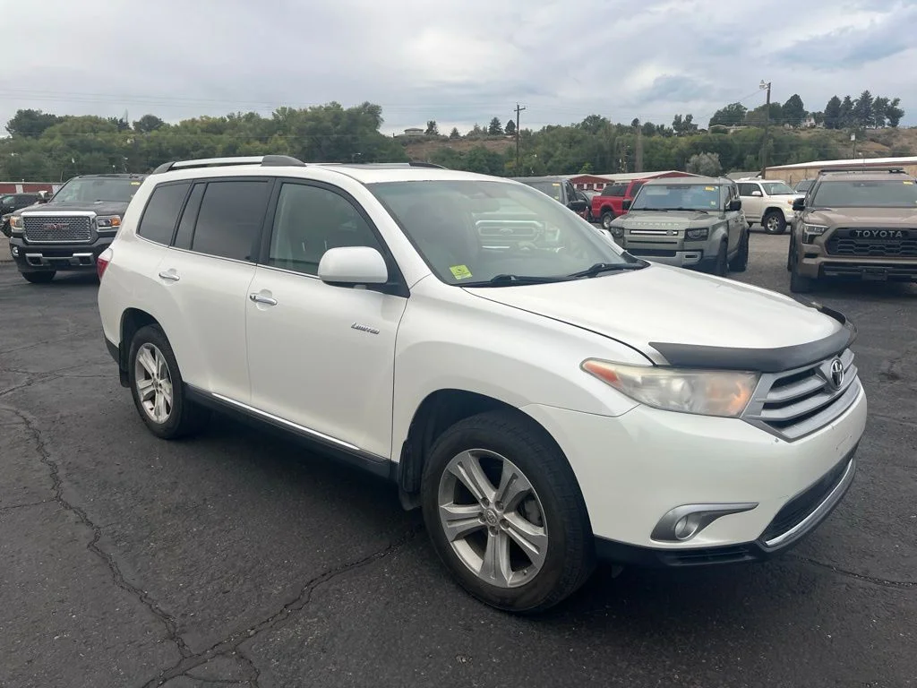 Used 2012 Blizzard Pearl Toyota Limited image 9