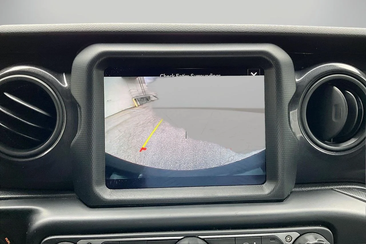Used 2022 Gray Jeep Sport Altitude image 15