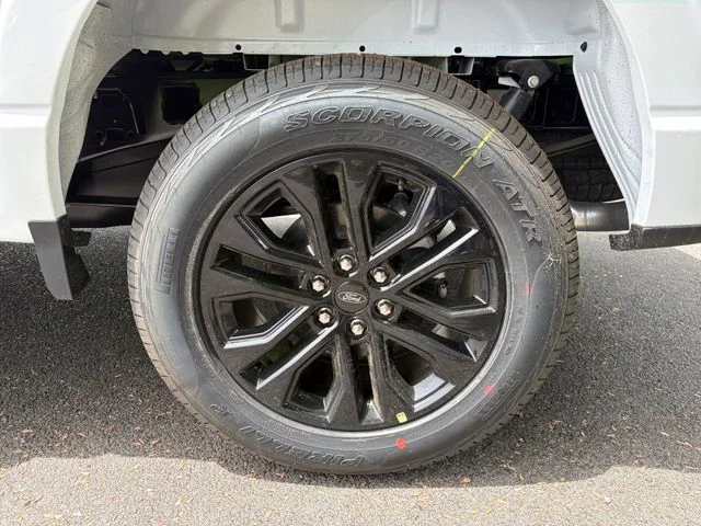 New 2026 Oxford White Ford XLT image 14