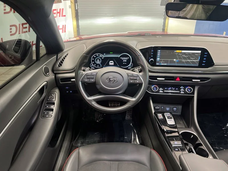 Used 2021 Red Hyundai SEL Plus image 33