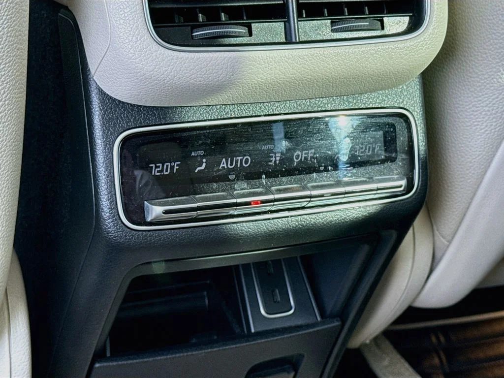 Used 2023  Mercedes-Benz GLE 580 image 32