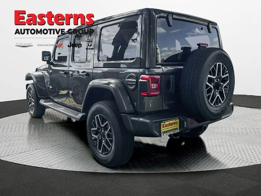 New 2027 Granite Crystal Metallic Clearcoat Jeep Sahara image 6