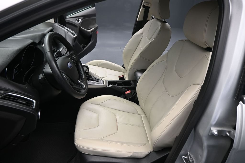 Used 2023 Black Ford Outer Banks image 10