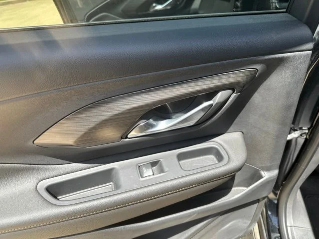 Used 2020 Black GMC SLT image 23