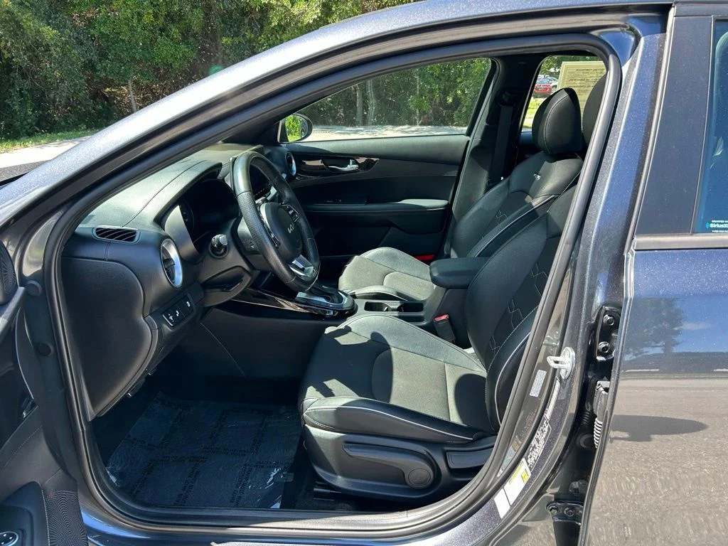 Certified Used 2024 Gravity Gray Kia GT-Line image 15