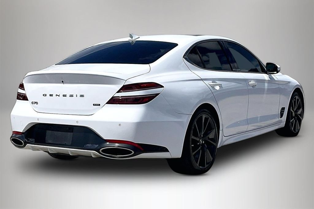 Used 2023 White Genesis 3.3T image 5