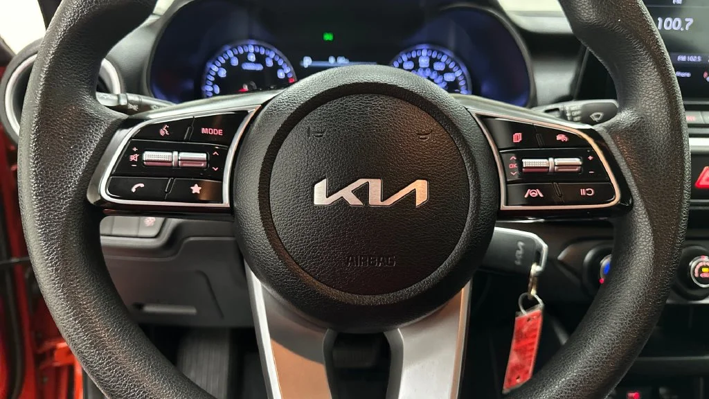 Used 2023 Red Kia LXS image 16